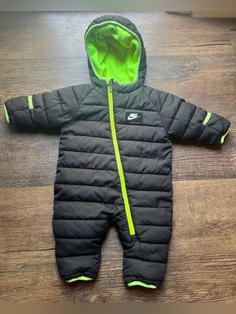 Nike Baby Puffer Hooded Snow Suit Size 3/6 Month Black Green Full-Zip